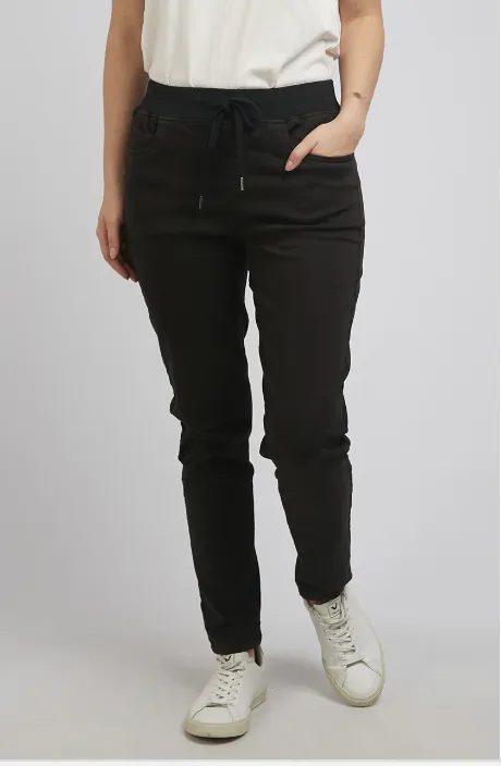 Foxwood Sylvia Jogger - Black