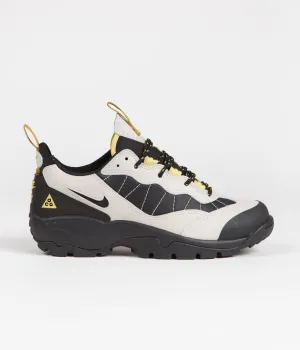 Nike ACG Air Mada Shoes - Light Bone / Black - Celery - Desert Moss